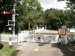 Willowbank Level Crossing Gates