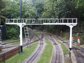 Hampton Court Junction 4 Aspect Home Signals