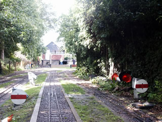 Hampton Court Junction Local Line Shunt signals